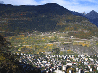 Die Rebberge von Martigny-Combe werden von der Strasse zum Col de la Forclaz durchschnitten.